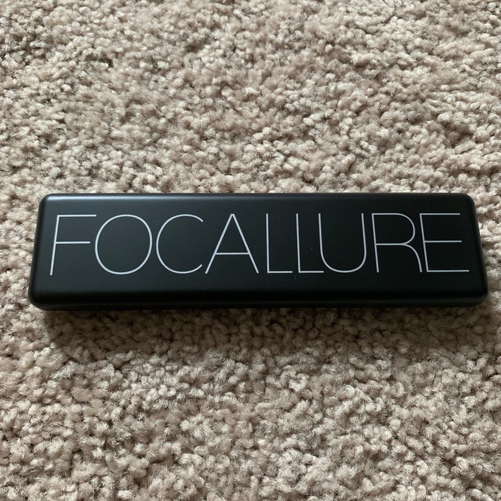 Focallure ultimate eyeshadow palette